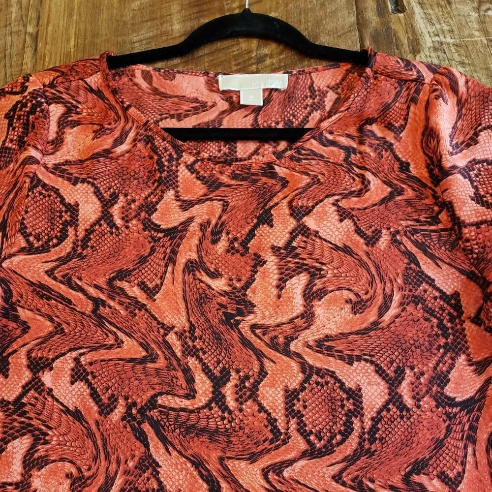 Michael Kors Women Reptile Print Blouse Roll Tab Short Sleeves Size M - Picture 3 of 8